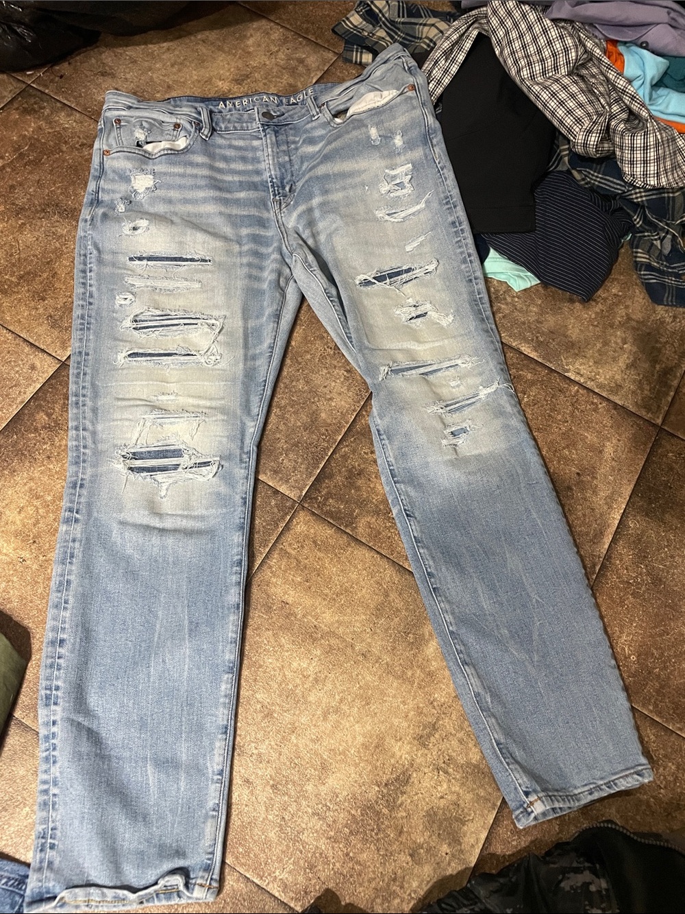 American Eagle Outfitters Light Wash Distressed Men's Jeans